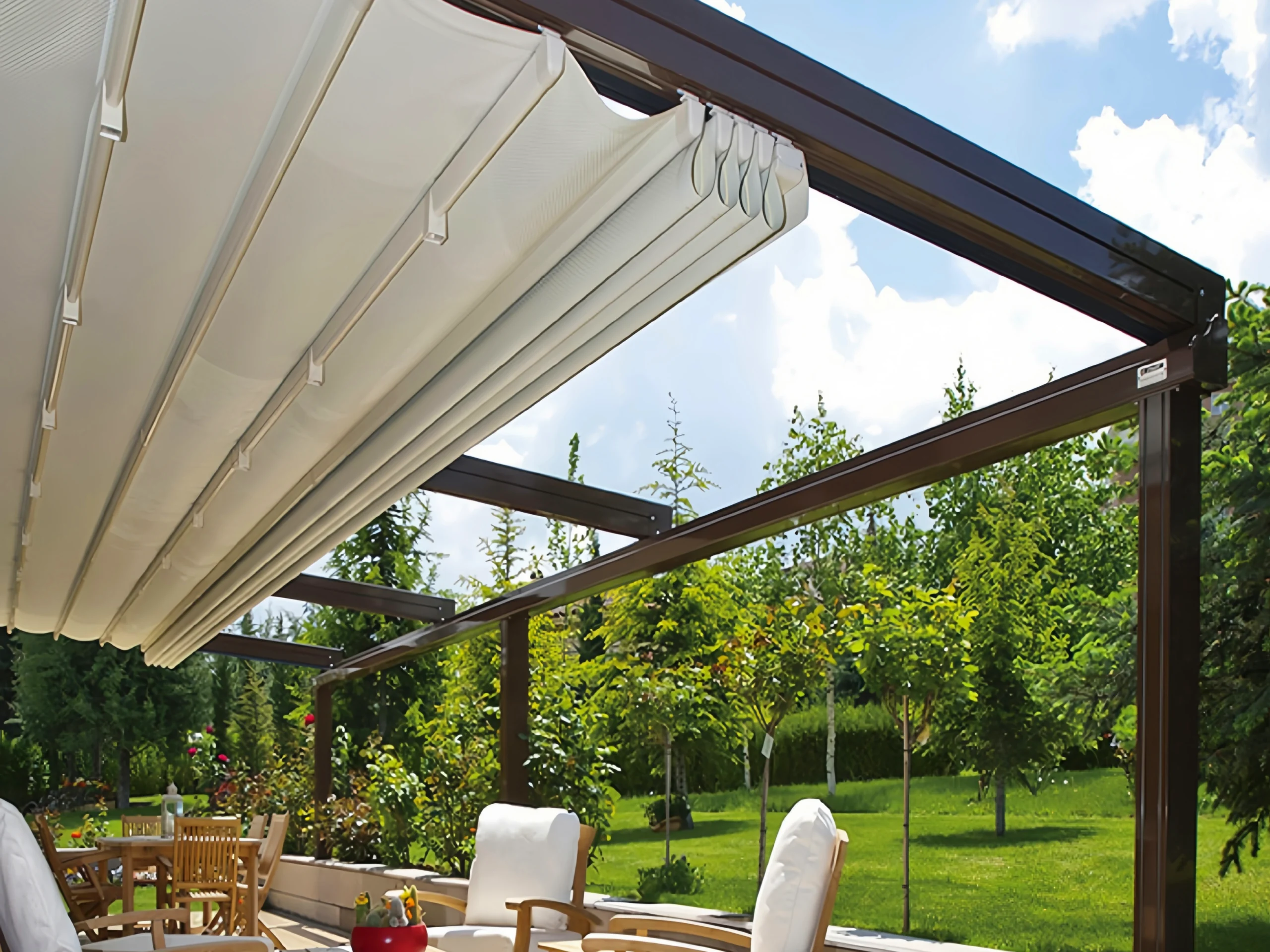 Retractable Pergola Roof