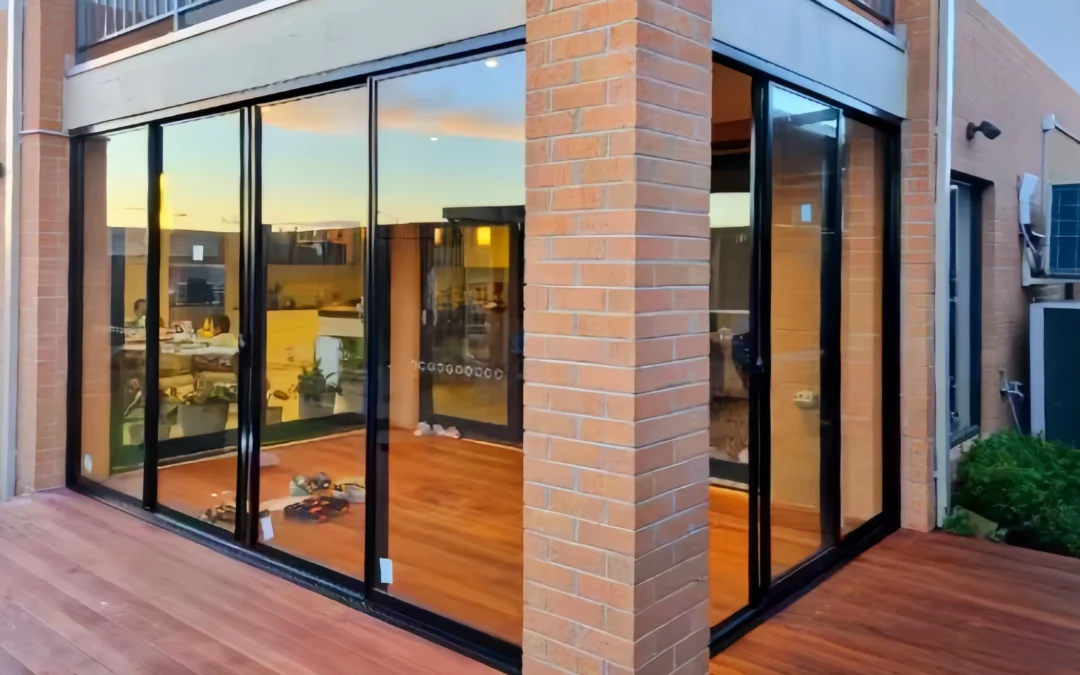 8 Key Steps to Enclosing Your Alfresco Area with Ease